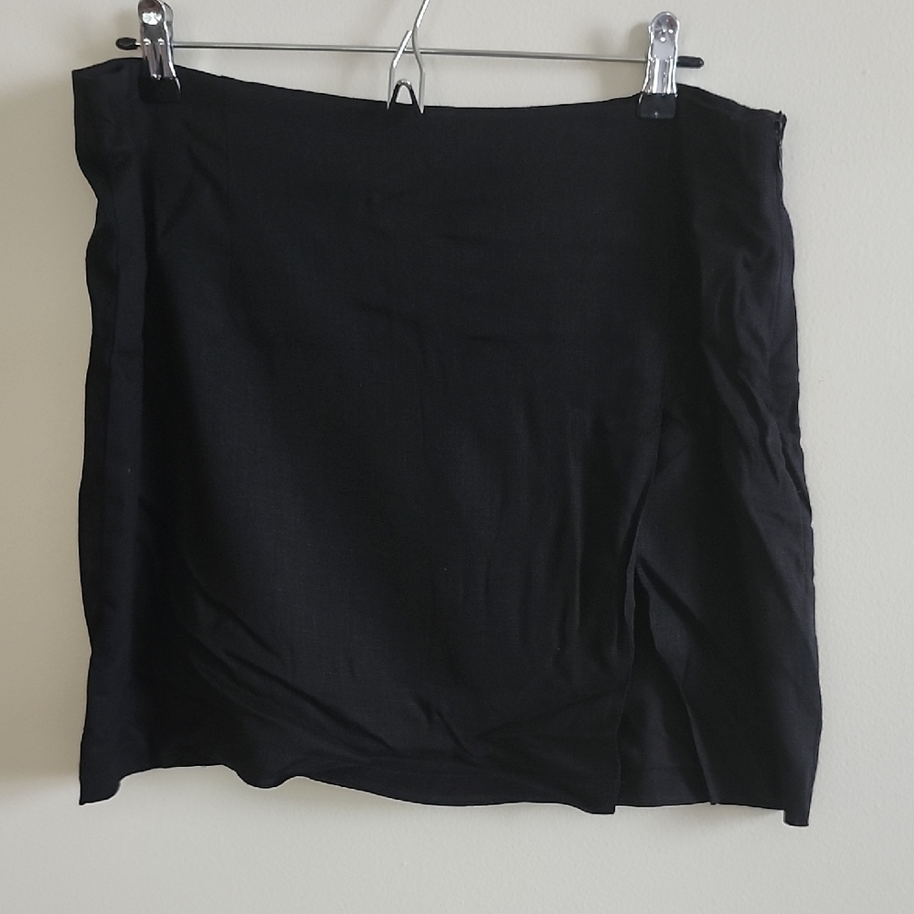 Lulu's Classic Black Mini Skirt Linen Blend Front Slit. Womens XL